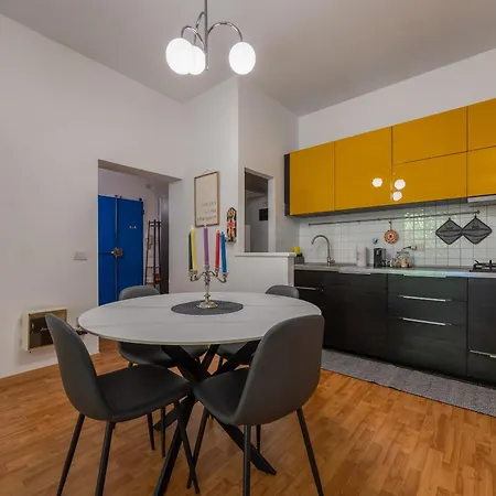 Intero Con Giardino Appartement