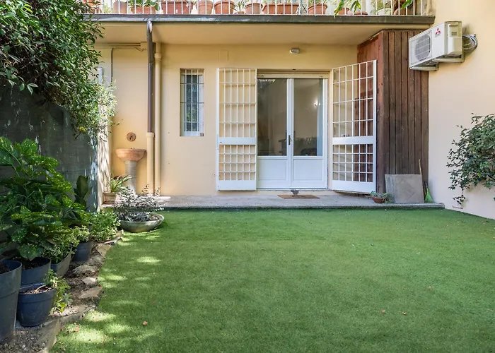 Daire Intero Con Giardino *