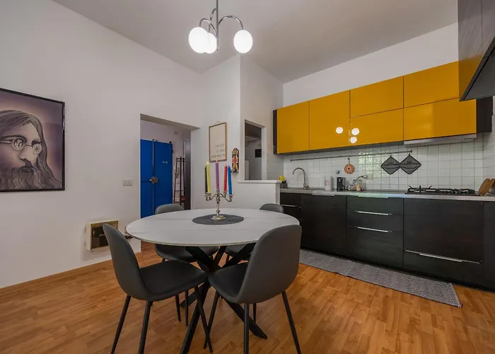 Intero Con Giardino Daire